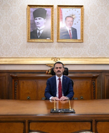 GÖREVE BAŞLADIĞI İLK GÜNDE ADINA SAHTE HESAPLAR AÇILDI