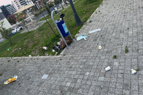 Hürriyet, çevreyi kirletenlere seslendi; Bu Allah’ın sıcağında temizlik işlerinde çalışan emekçileri düşünseydiniz