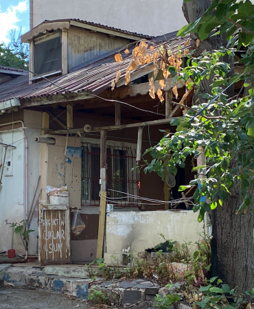 MAHALLEDEKİ KÖTÜ KOKUNUN SEBEBİ CESET ÇIKTI