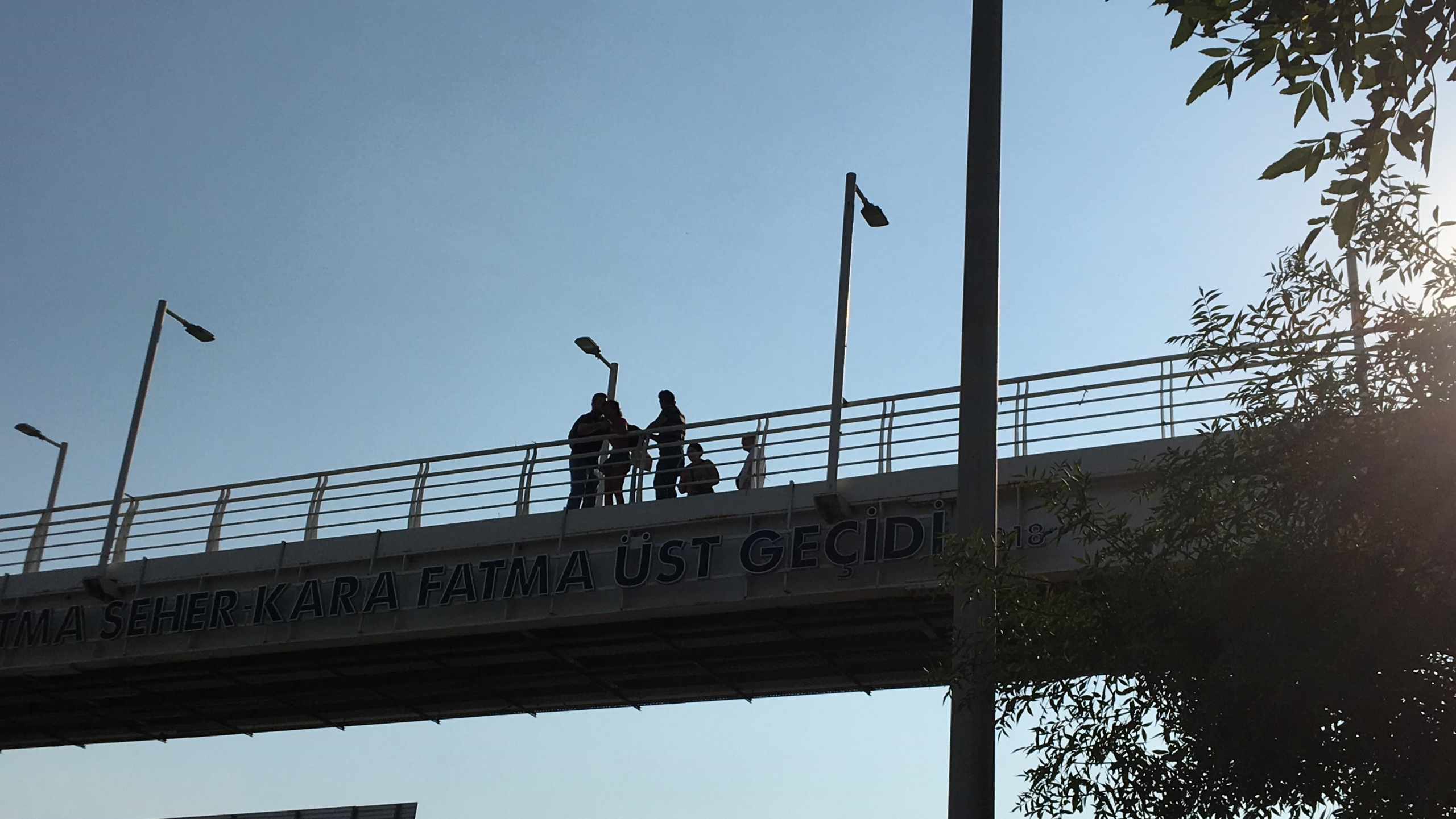 ÖLÜMÜN EŞİĞİNDEN VATANDAŞLAR KURTARDI