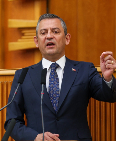 Özgür Özel'den çağrı 'Saat 21.00'de ışıkları açıp kapatın