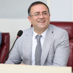 Sertif Gökçe istedi TÜGVA binayı boşalttı