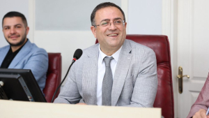 Sertif Gökçe istedi TÜGVA binayı boşalttı