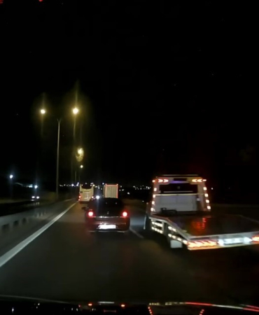 TRAFİK MAGANDALARI BU KEZ ÇEKİCİ SÜRÜCÜSÜ ÇIKTI: İKİ OTOMOBİL SÜRÜCÜSÜNÜ YOL BOYUNCA TACİZ ETTİLER