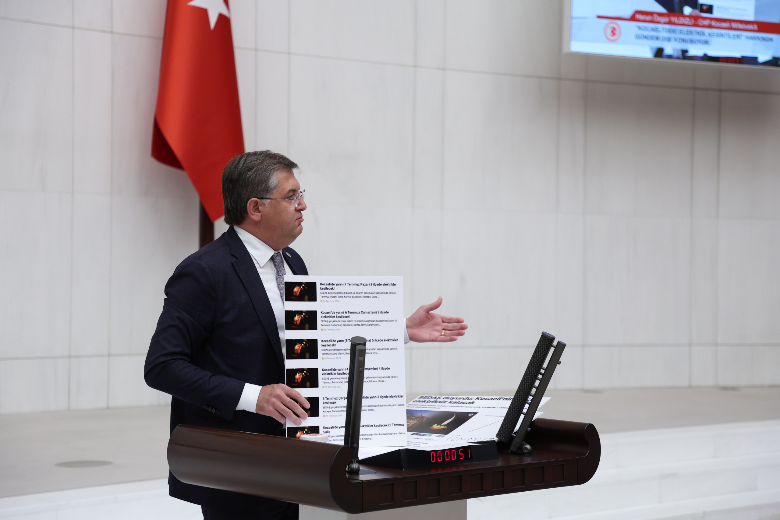 YILDIZLI ELEKTRİK KESİNTİLERİ HALKI BEZDİRDİ