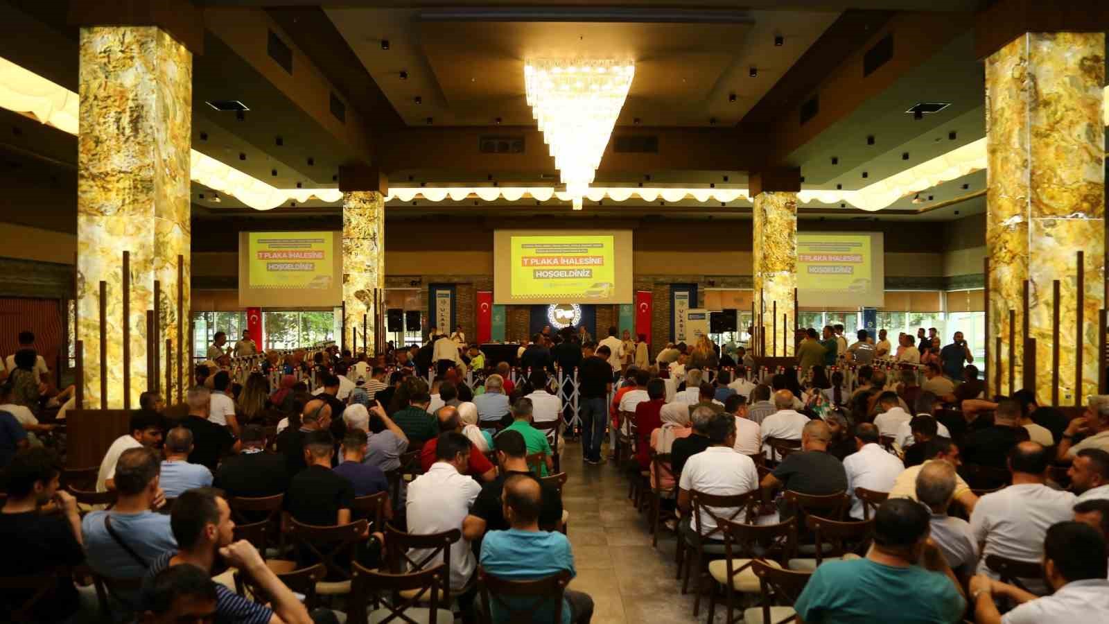 20240807aw262851 0.jpg