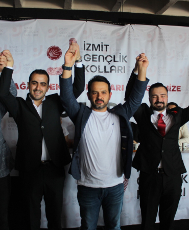 CHP İzmit gençlerde kongre heyecanı