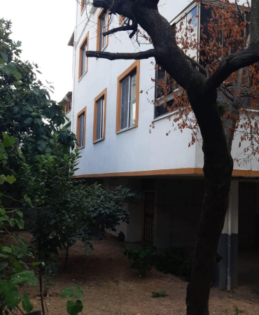 KOCAELİ'DE 15 YAŞINDAKİ KIZ 3. KATTAN DÜŞTÜ