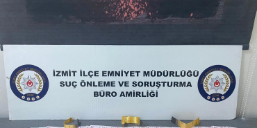 120 BİN TL'LİK SAHTE ALTIN BOZDURAN ŞÜPHELİLER YAKAYI ELE VERDİ