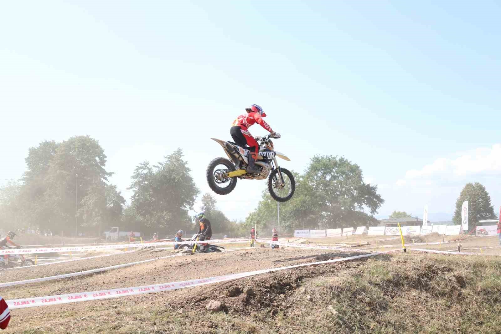 20240902aw279160 0.jpg