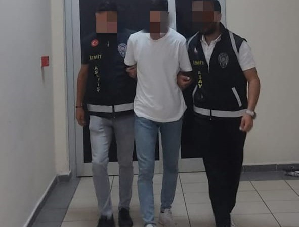 ARAÇTAN AÇTIKLARI ATEŞLE 9 YAŞINDAKİ ÇOCUĞU YARALAYAN 2 ŞÜPHELİ YAKALANDI