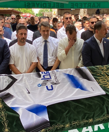 FECİ KAZADA HAYATINI KAYBEDEN KAAN'A SON VEDA: TABUTUNA FORMA SERİLDİ