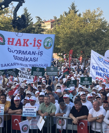 HAK İŞ'İN KAYSERİ'DEN SONRAKİ DURAĞI KOCAELİ OLDU HAK İŞ KONFEDERASYONU GENEL BAŞKANI ARSLAN: "ÇOK KAZANAN ÇOK VERSİN AZ KAZANAN AZ VERSİN, VERGİDE ADALET İSTİYORUZ" "BİZ BİR SİYASİ HAREKET DEĞİLİZ, BİZ SENDİKACIYIZ"