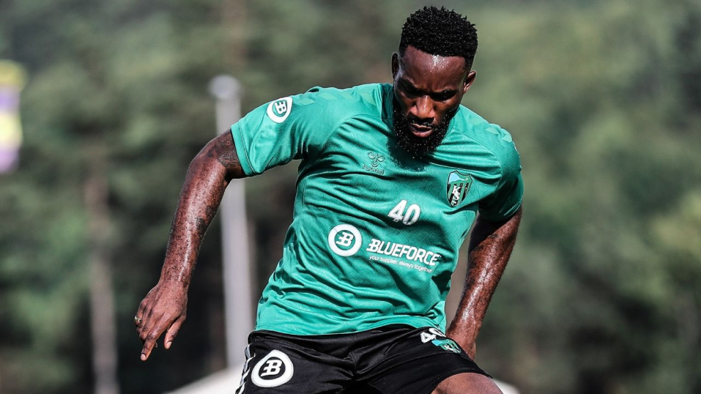 Maç başladı Kocaelispor ilk dakikada 10 kişi kaldı