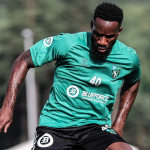 Maç başladı Kocaelispor ilk dakikada 10 kişi kaldı