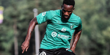 Maç başladı Kocaelispor ilk dakikada 10 kişi kaldı