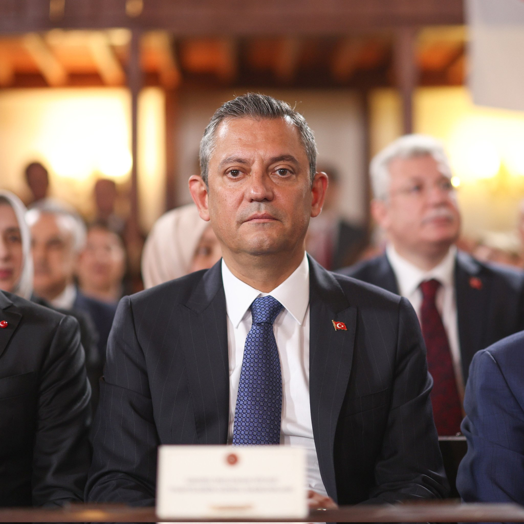 Özgür Özel CHP iktidara gelince; 1 Litre Rakı 140 TL olacak.