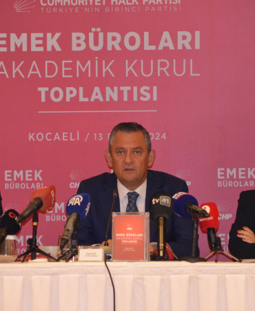 Özgür Özel Erdoğan'a Kocaeli'den seslendi Kasım 2025'e kadar zamanın var!