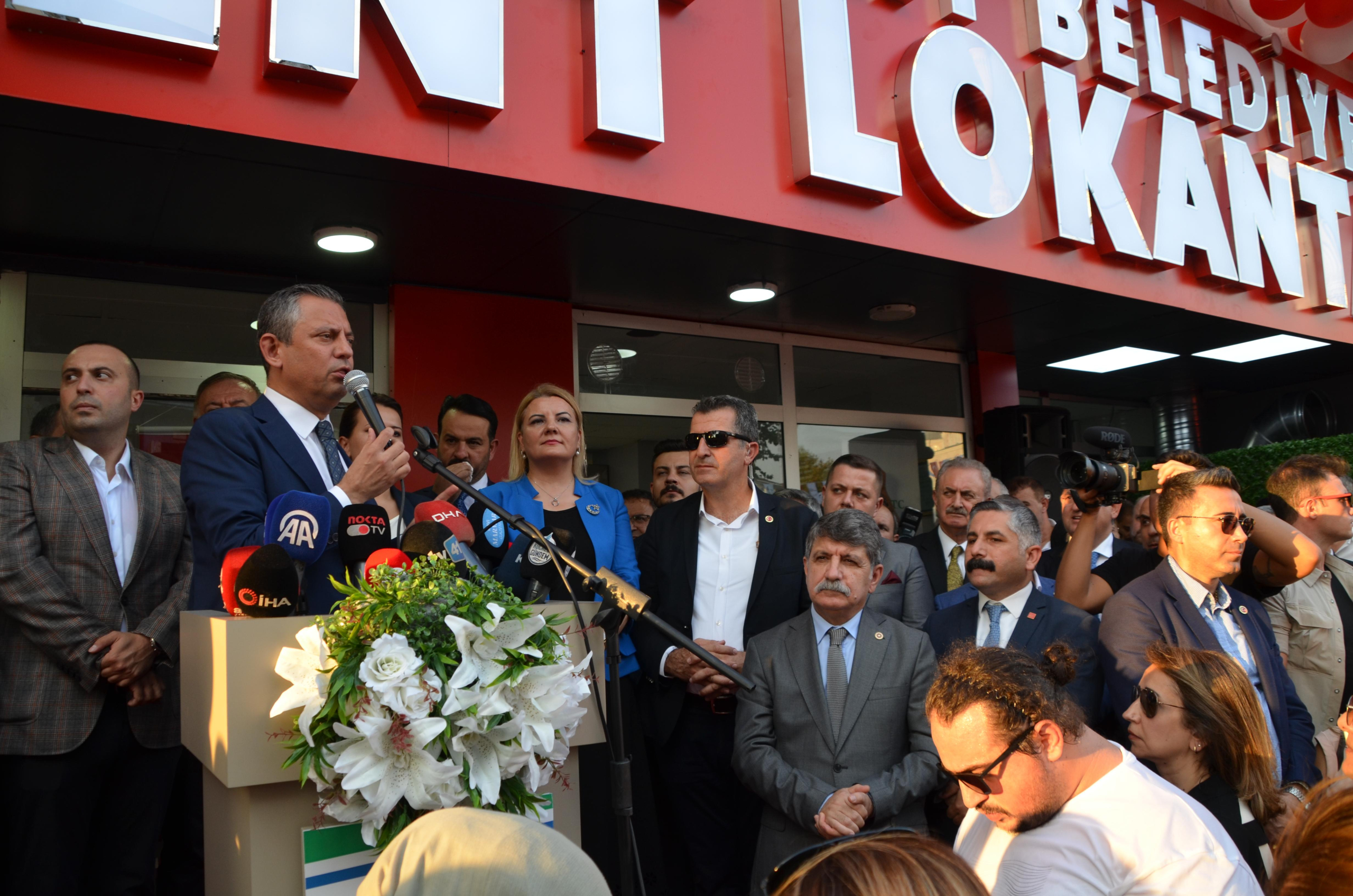 Özgür Özel Fatma Kaplan Hürriyet'in karnesi beş pekiyi aferin