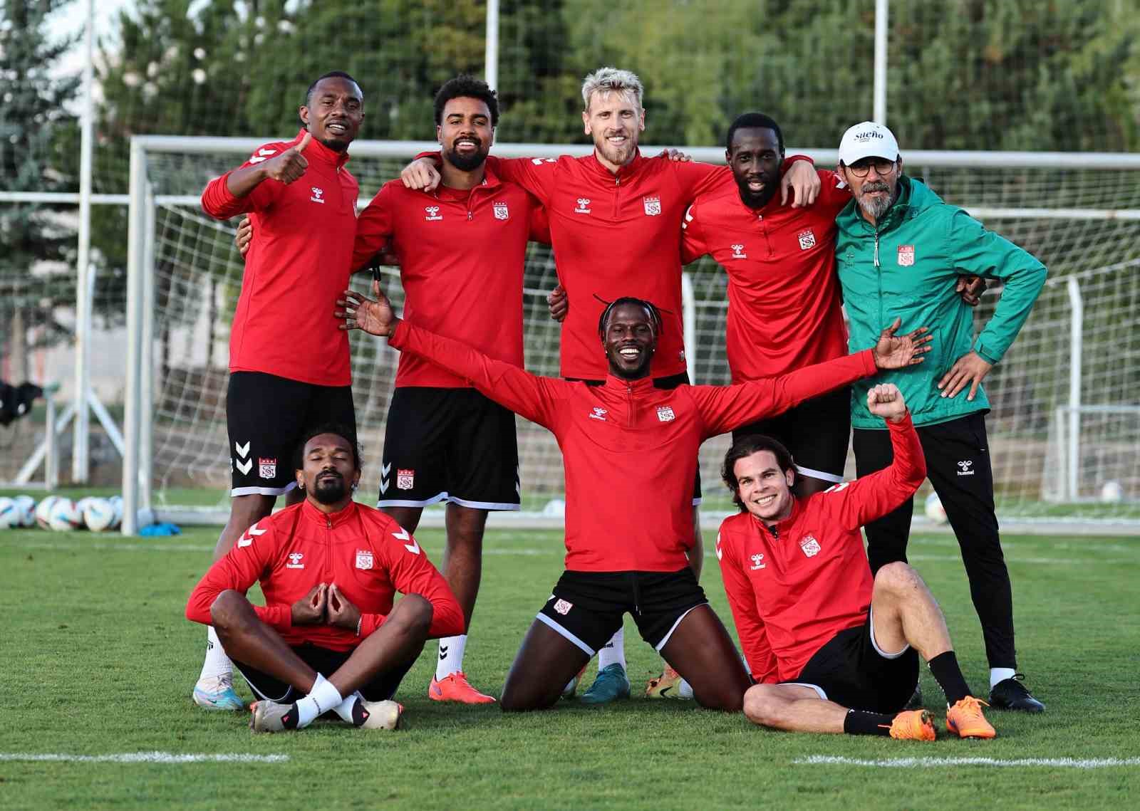 20241001aw299108 0.jpg