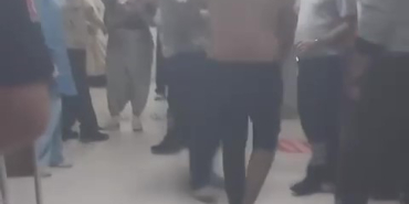 Alkollü şahıs acil servisi birbirine kattı