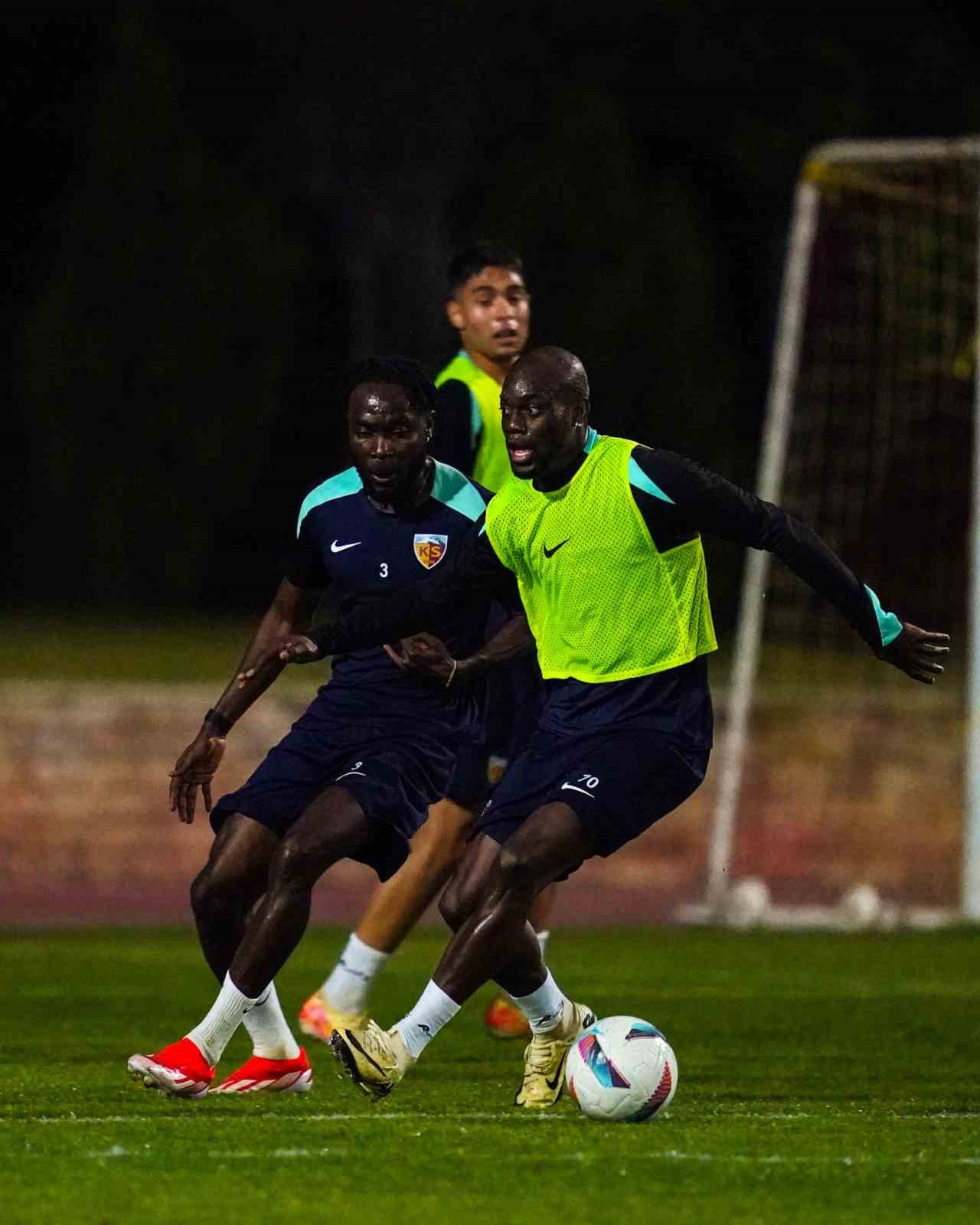 20241011aw305788 0.jpg