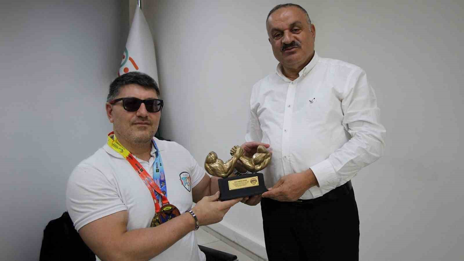 20241011aw305932 0.jpg