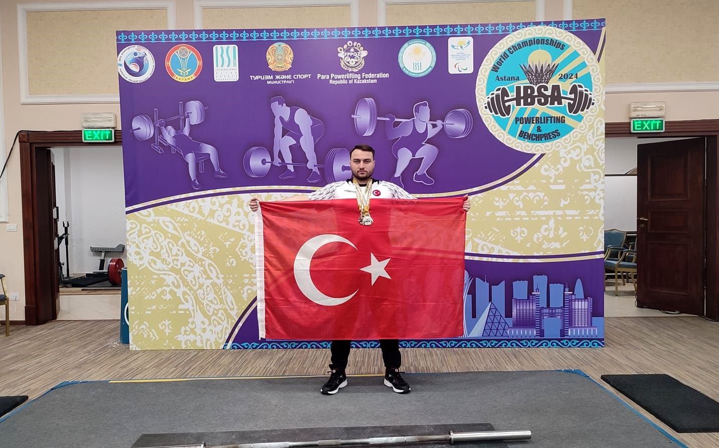 20241012aw306520 0.jpg