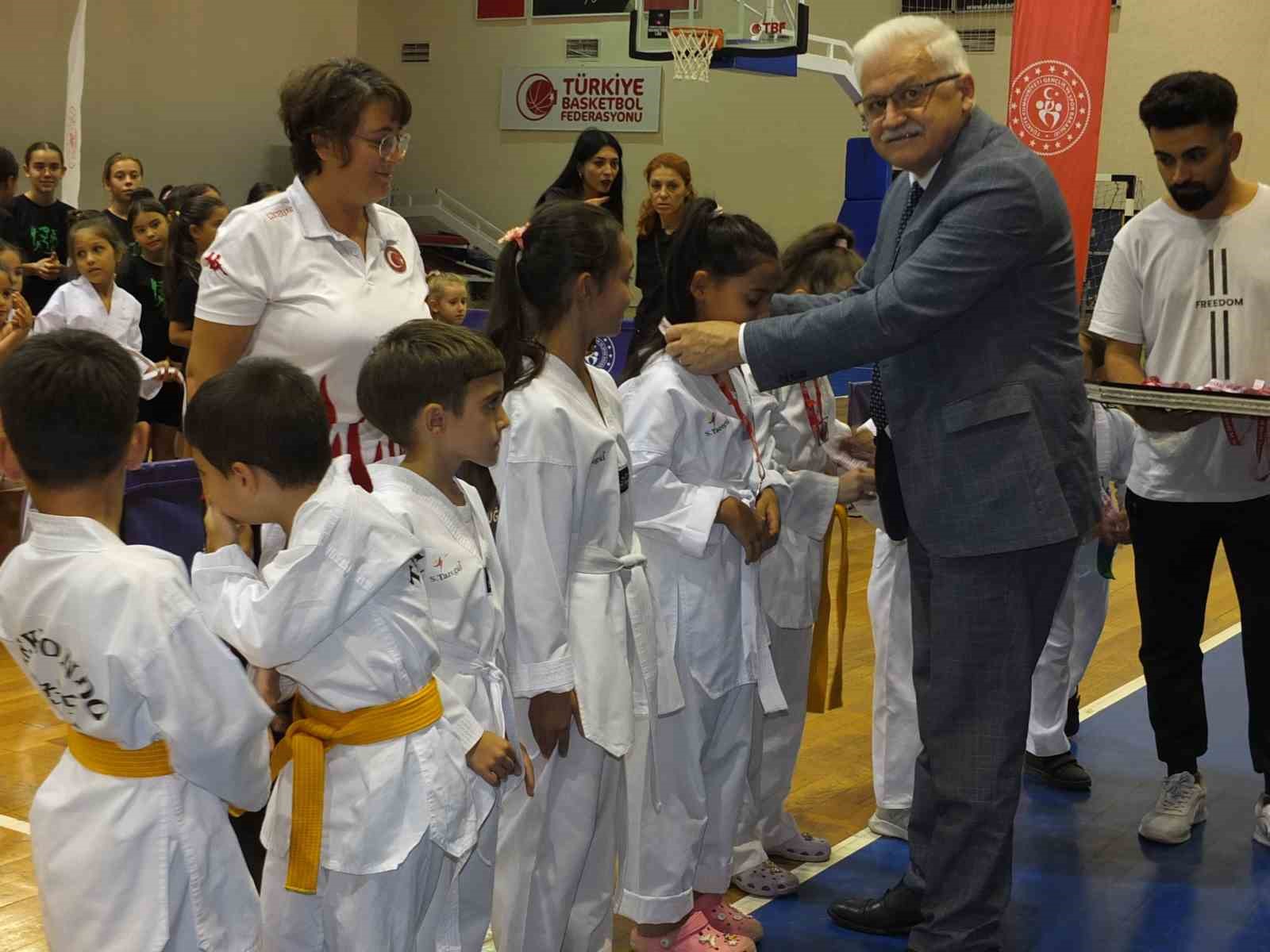 20241015aw308448 0.jpg