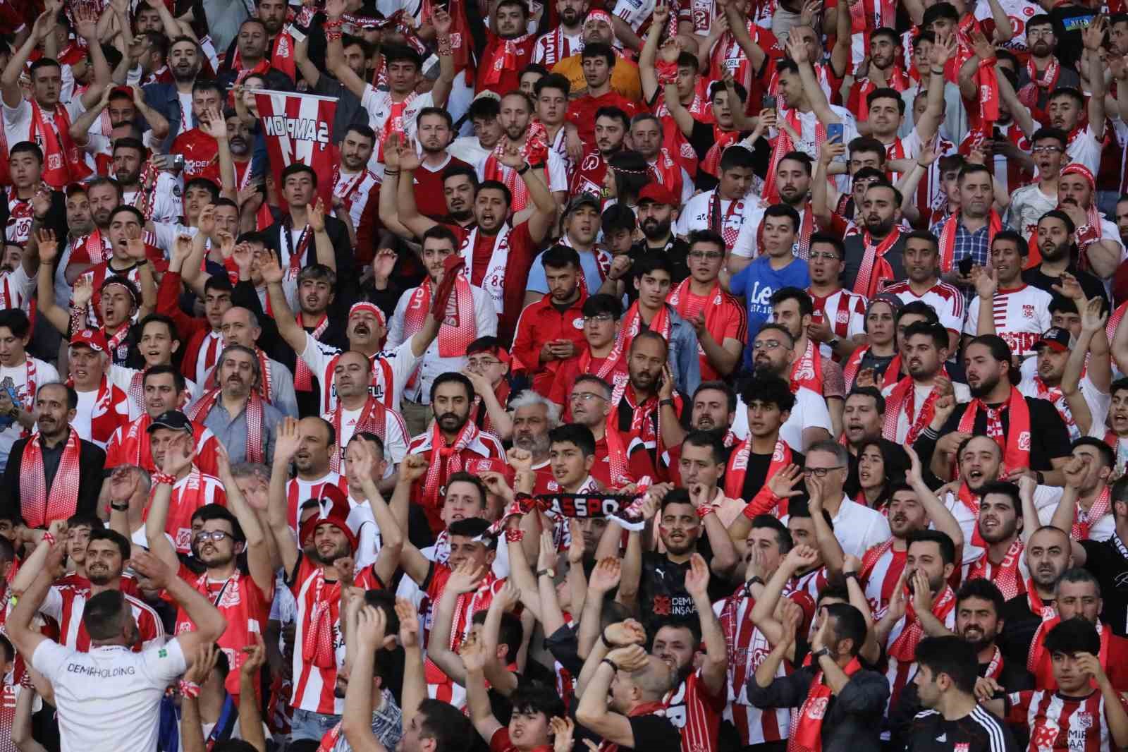 20241015aw308473 0.jpg