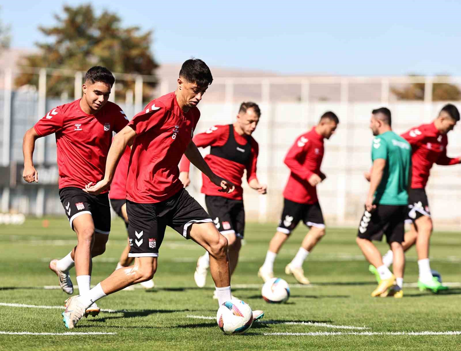 20241015aw308773 0.jpg