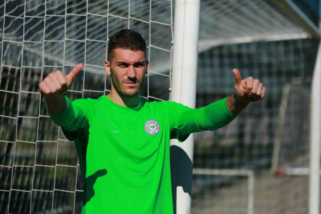 20241028aw317650 0.jpg