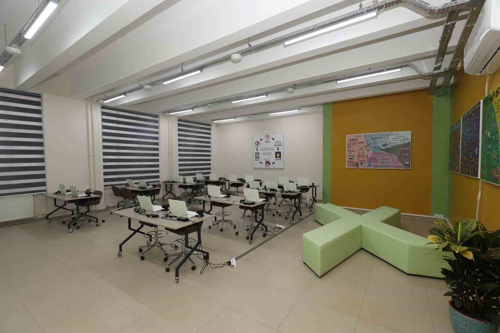 20241030aw318634 0.jpg