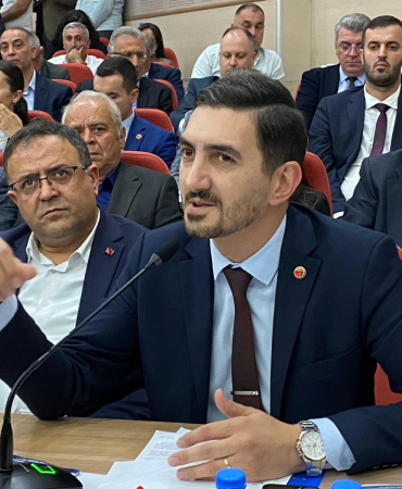 CHP’li Gençtürk, “Halkevi binasını belli zümrelere vermek kente ihanettir”