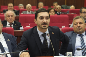 CHP’li Gençtürk, “İzmit Belediyesi üzerinden algı yürütmek kaçak dövüşmektir”