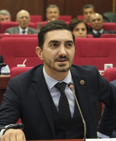 CHP’li Gençtürk, “İzmit Belediyesi üzerinden algı yürütmek kaçak dövüşmektir”