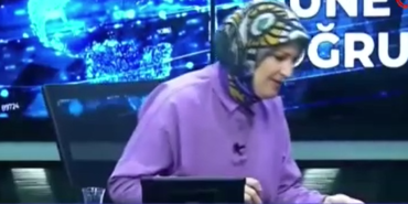 Depreme canlı yayında yakalandı, panikle ne yapacağını şaşırdı