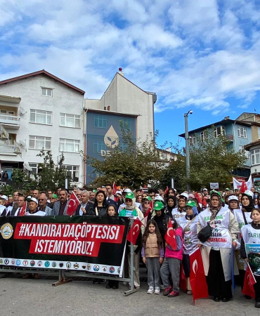 Kandıralılar’dan “Çöp Tesisine” hayır mitingi! “40 bin ağaç kesilecek”