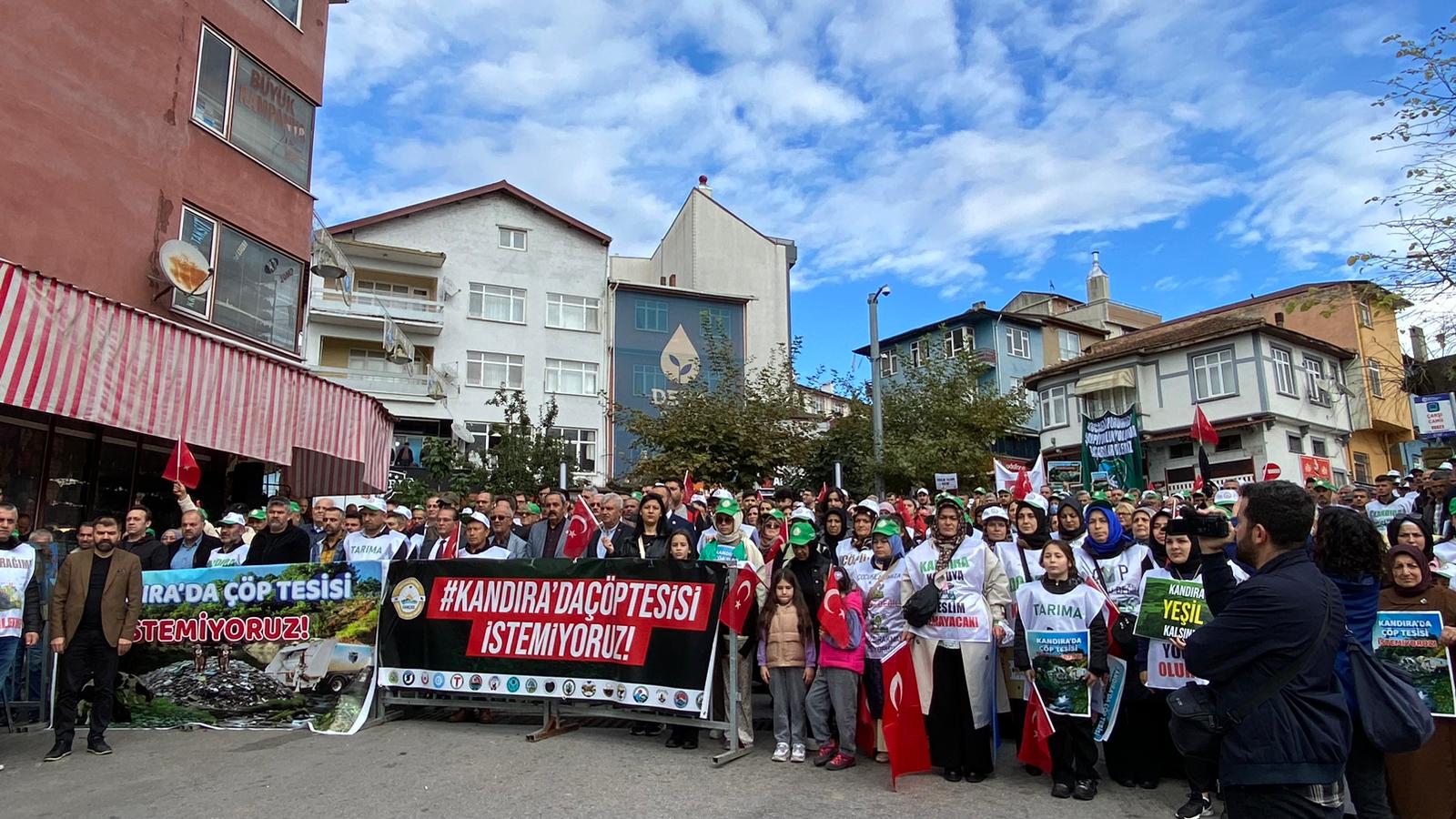 Kandıralılar’dan “Çöp Tesisine” hayır mitingi! “40 bin ağaç kesilecek”