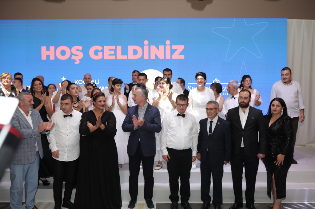 Kocaeli Eğitim Vakfı ve Buğday Tanesi Engelsiz Sosyal Yaşam ve Eğitim Köyü’nden Ortak Balo
