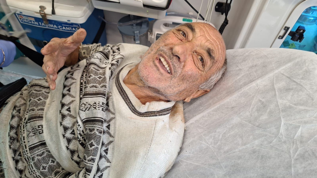 ORMANDA KAYBOLAN EMEKLİ ÖĞRETMEN 14 SAAT SONRA BULUNDU ARMUT TOPLAMAYA ÇIKAN EMEKLİ ÖĞRETMEN İÇİN EKİPLER SEFERBER OLDU