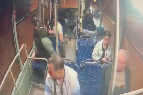 Otobüste yolcuların gözü önünde cinayet işledi