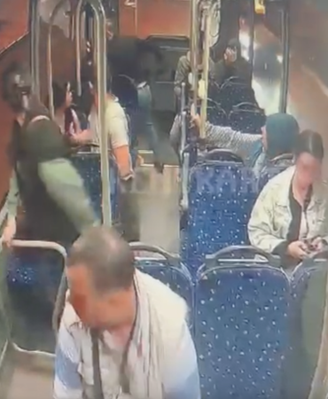 Otobüste yolcuların gözü önünde cinayet işledi