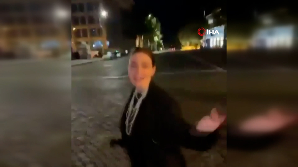 sequence 0200 00 01 21still006.jpg