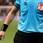 1732184868 hakem.jpg