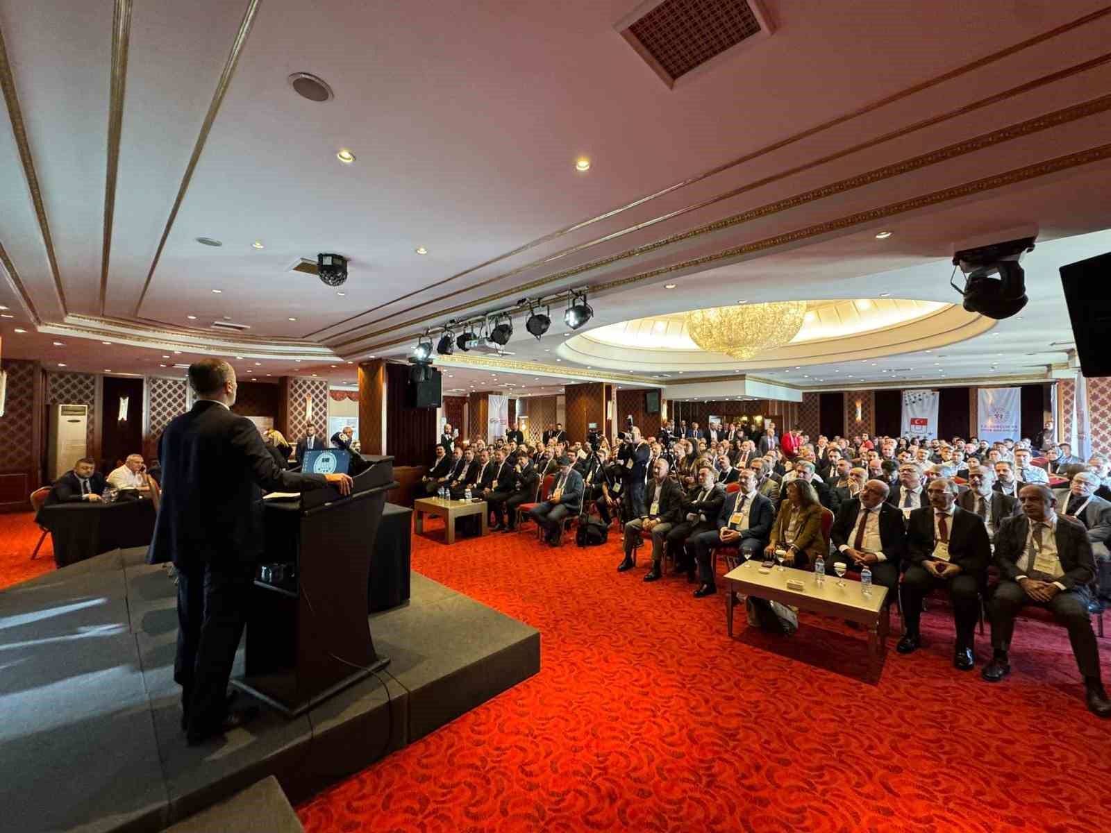 20241105aw322481 0.jpg