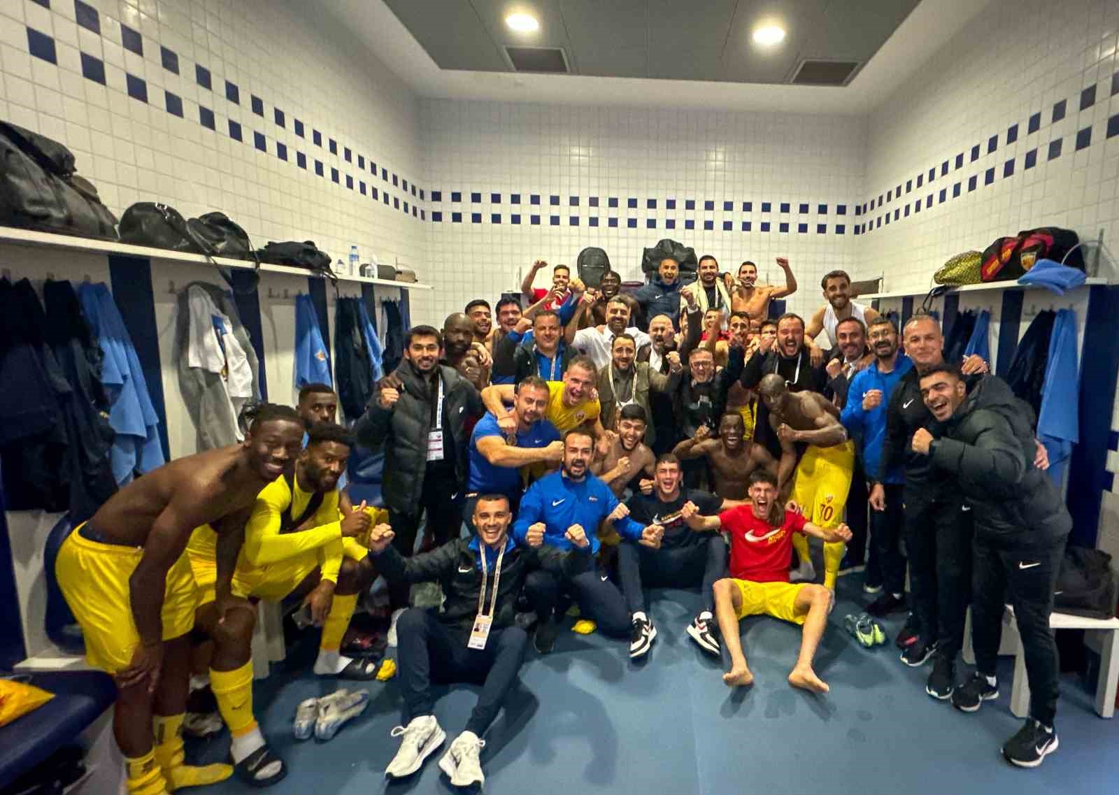 20241112aw327380 0.jpg