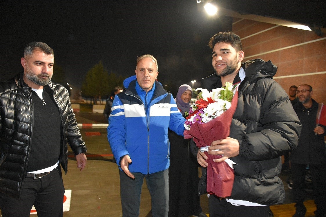 20241112aw327590 0.jpg