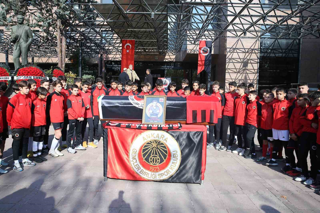 20241112aw327900 0.jpg