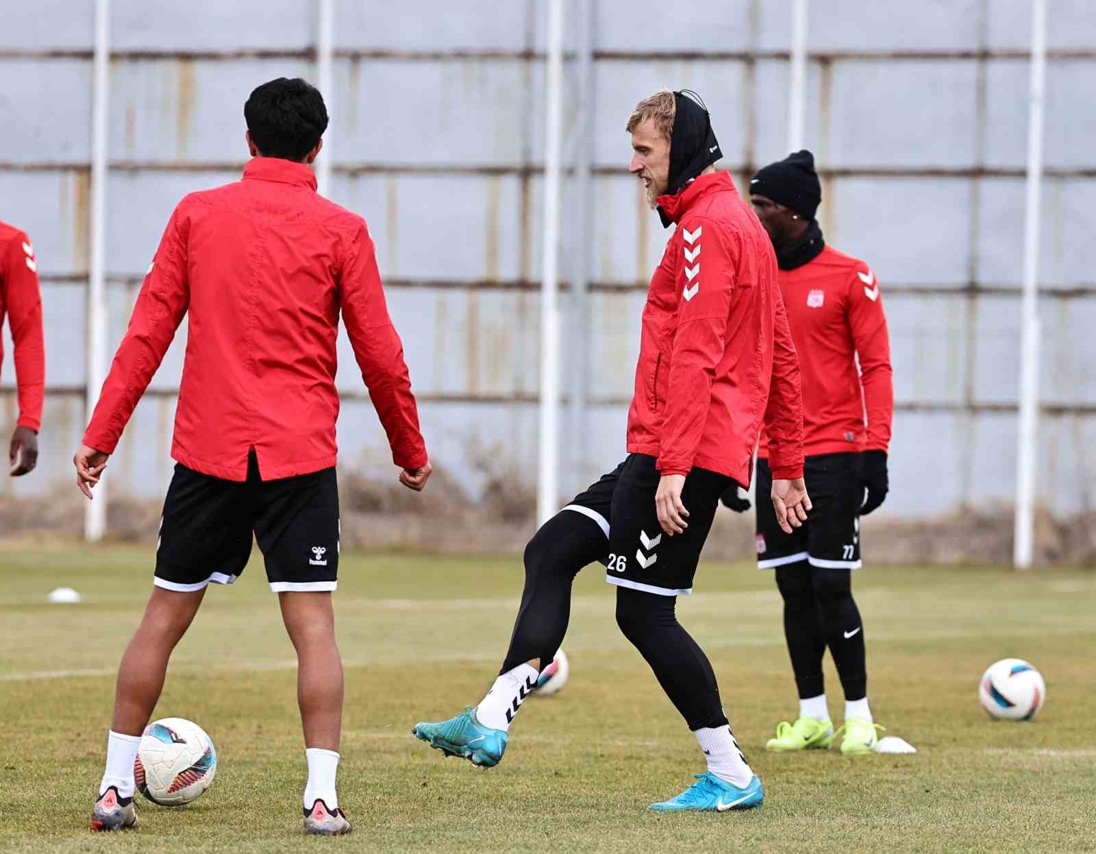 20241118aw331492 0.jpg